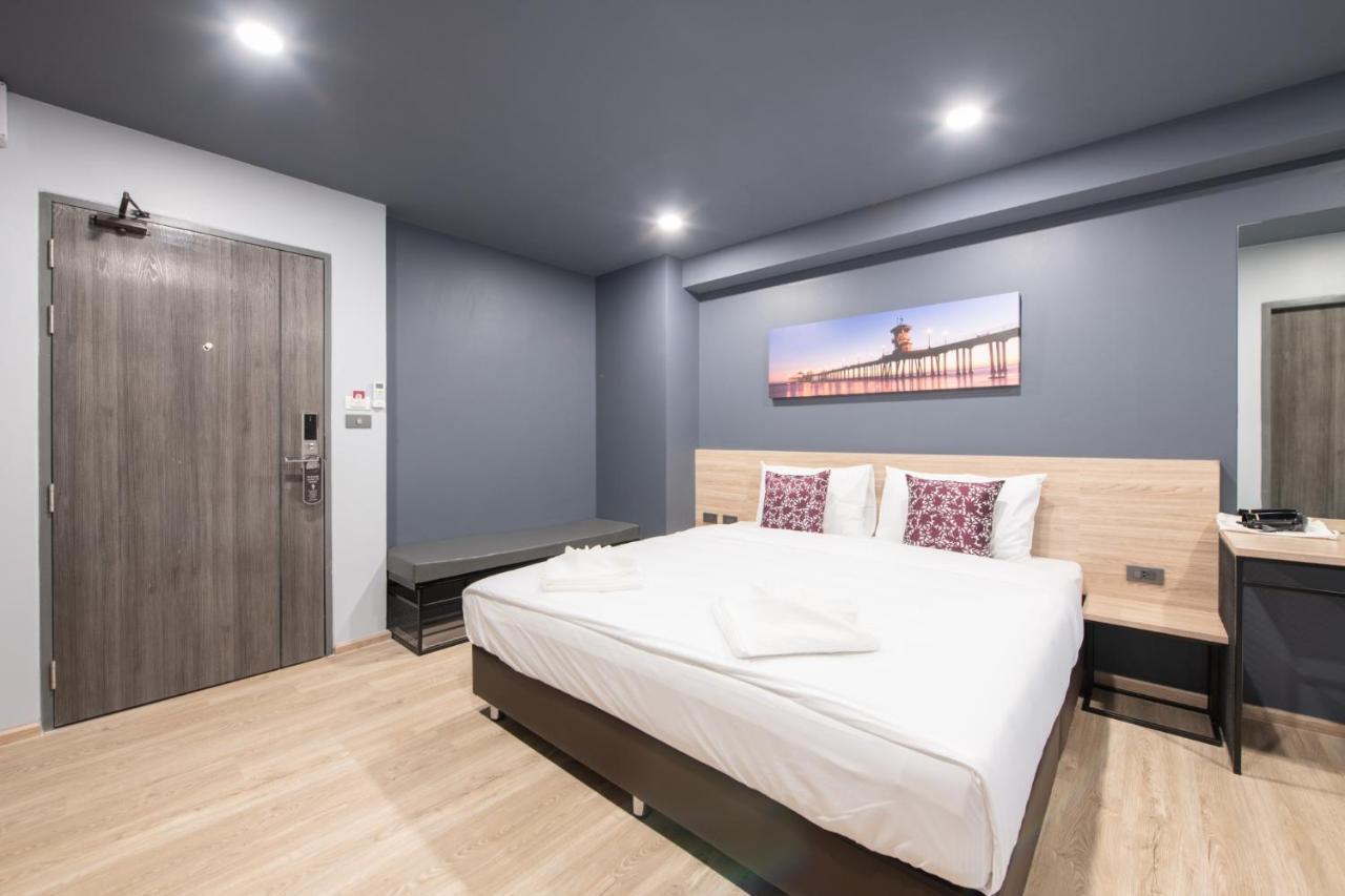 Oblique Apartment - ออฟบลิค อพาร์ทเมนท์ Nonthaburi Esterno foto