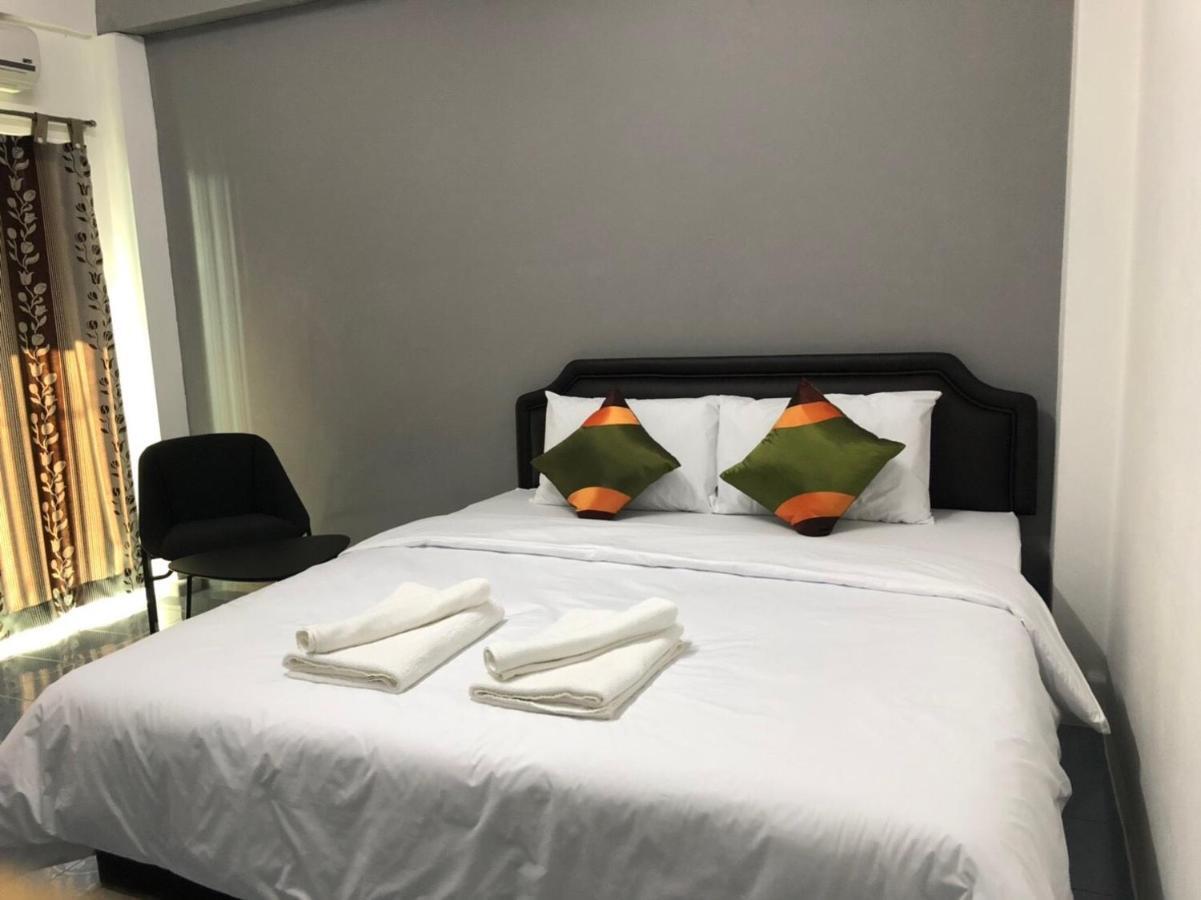 Oblique Apartment - ออฟบลิค อพาร์ทเมนท์ Nonthaburi Esterno foto