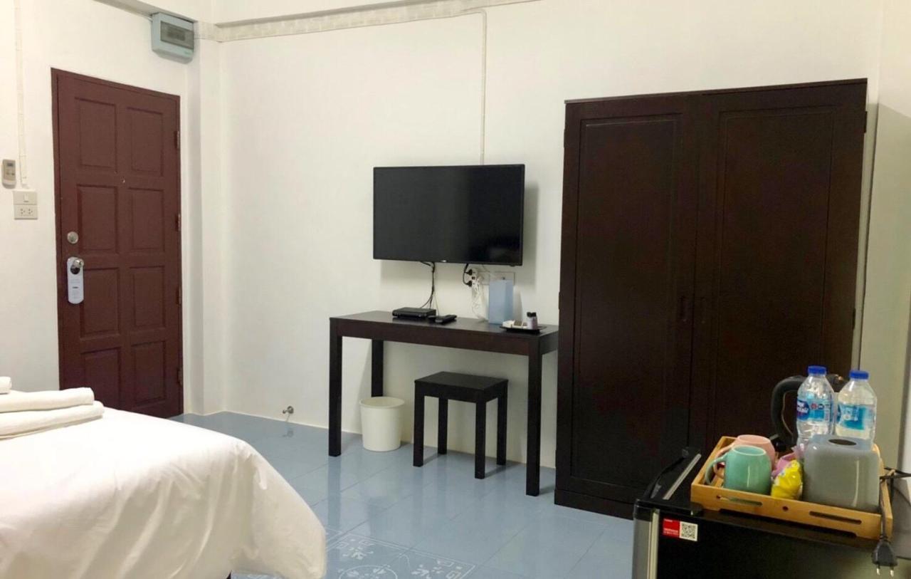 Oblique Apartment - ออฟบลิค อพาร์ทเมนท์ Nonthaburi Esterno foto